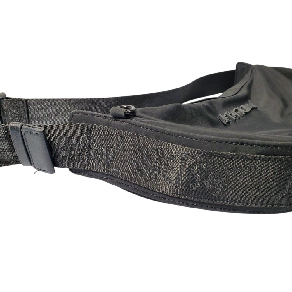 Betsey Johnson Crossbody Bag Purse Black Solid Half-Moon Crescent Casual Sporty - Picture 3 of 11